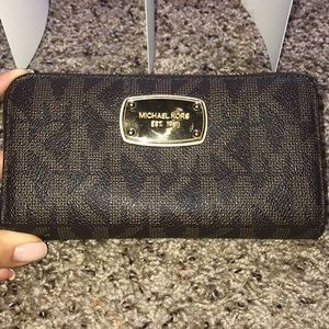 MICHAEL KORS  wristlet/wallet
